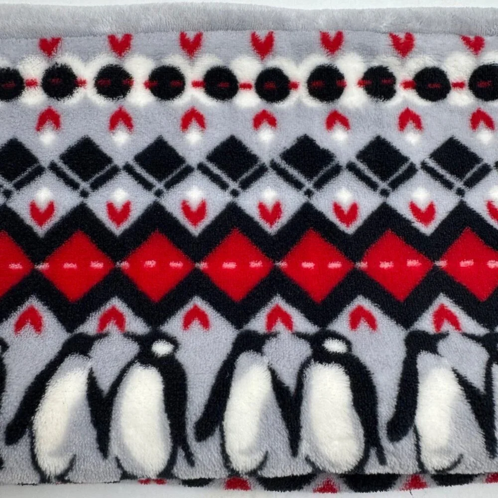 Vera Bradley NEW Fleece Loop Scarf Penguin Intarsia Soft Red Black Grey White